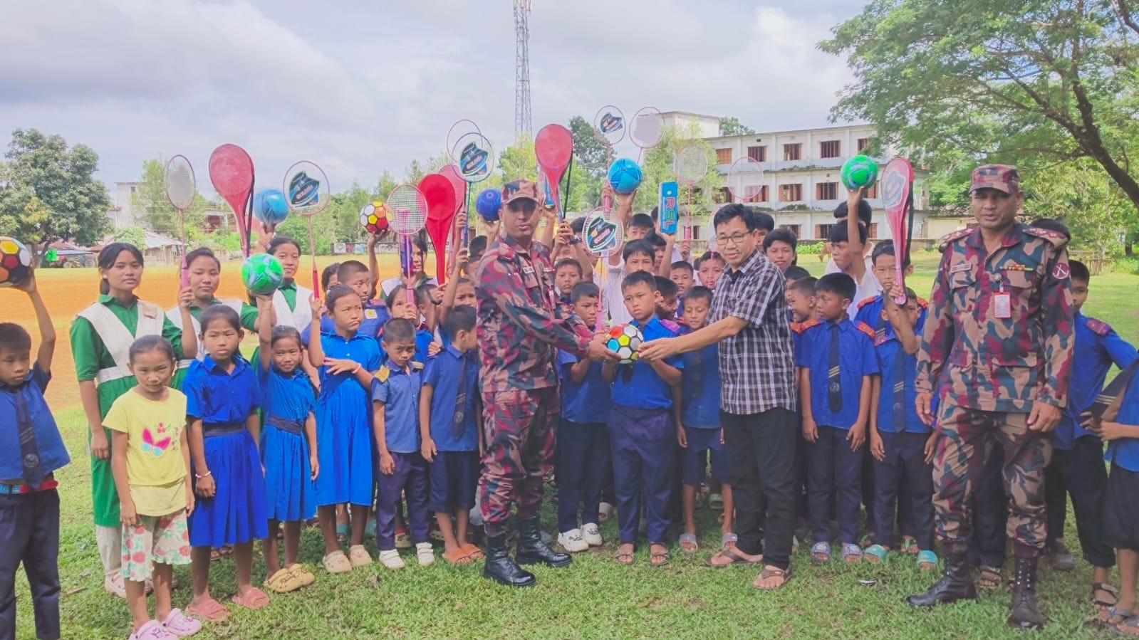<h1>বাঘাইছড়িতে মারিশ্যা জোন (২৭ বিজিবি) এর পক্ষ হতে অসহায় ও সুবিধাবঞ্চিত পাহাড়ী-বাঙ্গালীদের মাঝে বিনামূল্যে মেডিকেল ক্যাম্পেইন এবং স্থানীয় ০৭টি স্কুলে ক্রীড়া সামগ্রী বিতরণ</h1>