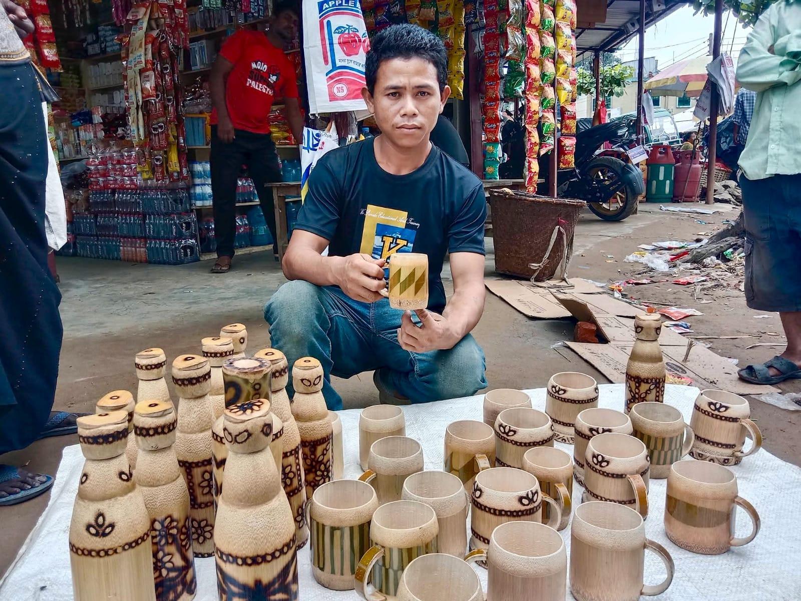 পাহাড়ি জুম ছেড়ে হস্তশিল্পের কারিগর রনজিৎ