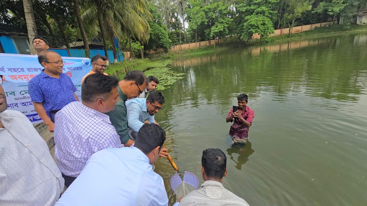 <h1>সন্দ্বীপে&nbsp; ২৫ জলাশয়ে ১৭৫ কেজি মাছের পোনা অবমুক্ত</h1>