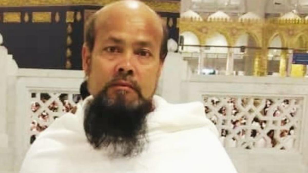 রাঙ্গুনিয়ায় বজ্রপাতে প্রাণ গেল কৃষকের, সড়কে গাছ পড়ে যান চলাচল ব্যাহত