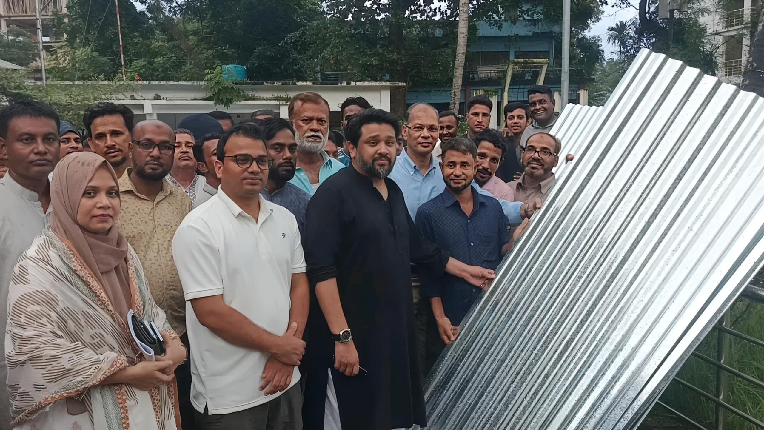 <h1>রাঙ্গুনিয়ায় পাহাড়ধসে ক্ষতিগ্রস্ত ৮০ পরিবার পেল ঢেউটিন</h1>