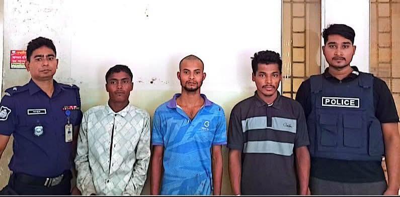 সংযুক্ত ছবি