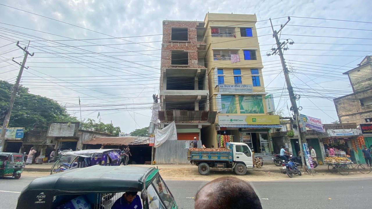 <p>পটিয়ায় ফায়ার সার্ভিসের নির্দেশনা অমান্য করে হেলে পড়া ভবন নির্মাণের অভিযোগ</p>