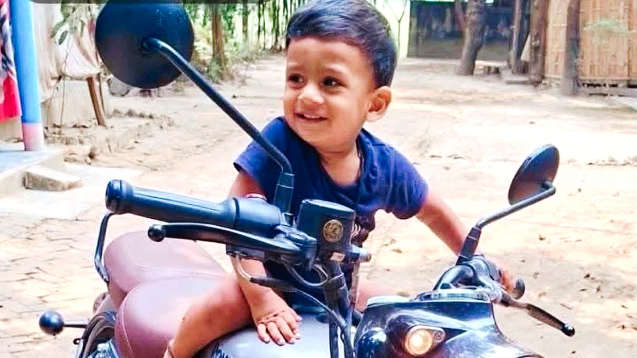 হাটহাজারীতে পুকুরে পড়া ক্যালকুলেটর তুলতে গিয়ে শিশুর মর্মান্তিক মৃত্যু