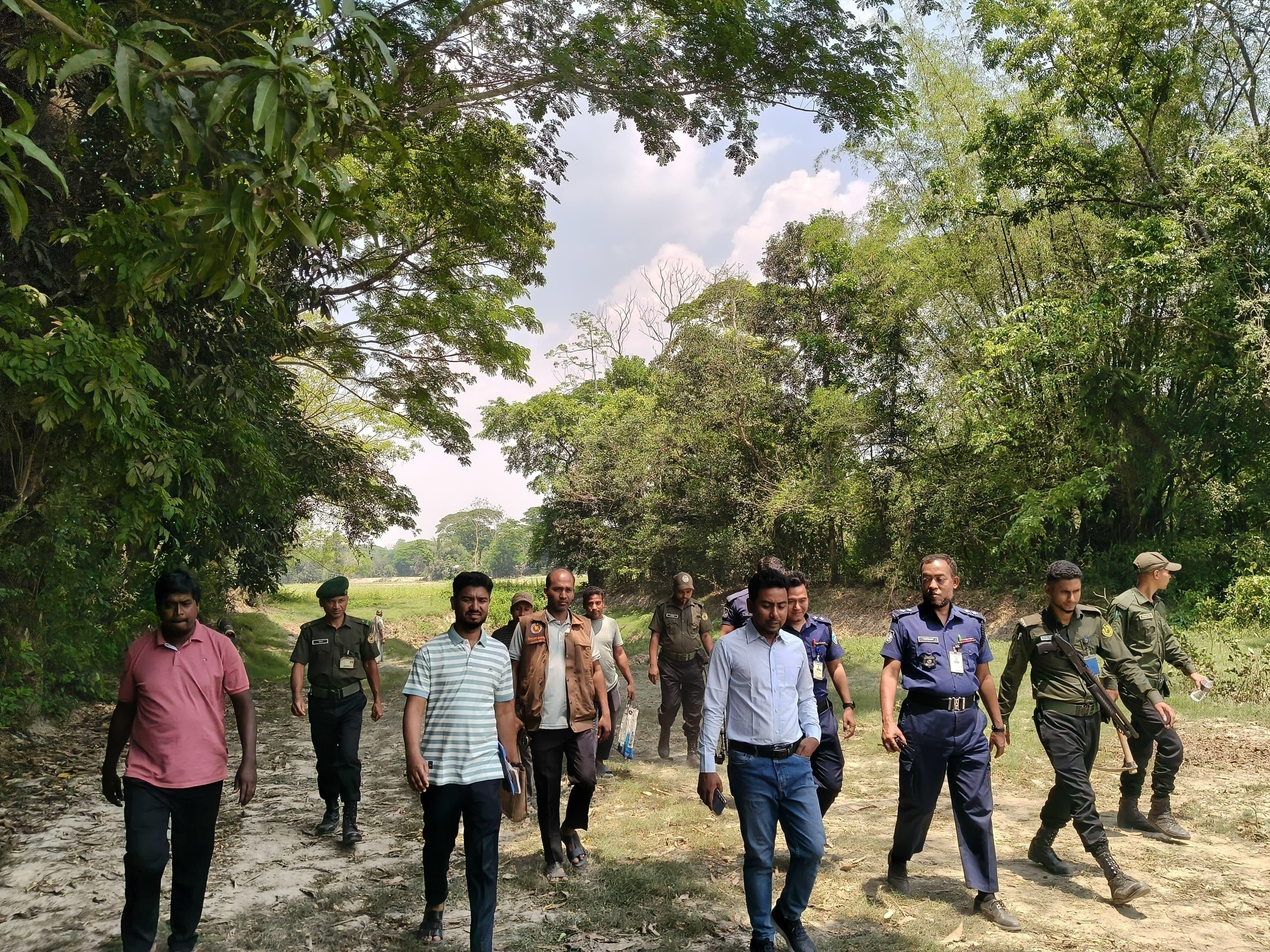 অবৈধভাবে মাটি কাটার  বিরুদ্ধে অভিযান, অর্ধলক্ষ টাকা জরিমানা