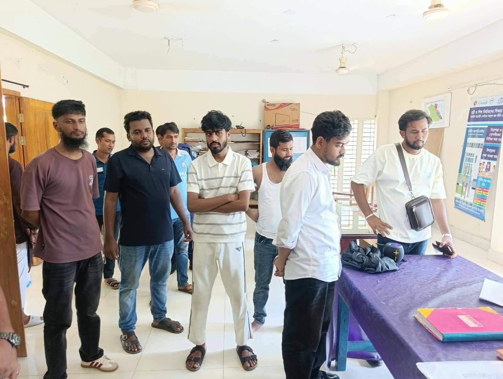 <h1>সাজেকে জয় বাংলা স্লােগান দেওয়ায় ৬ পর্যটক আটক</h1>